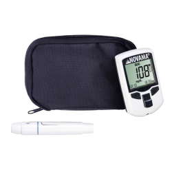 Sada přístroje s 10 proužky na glukózu, 5 proužků na cholesterol a 10 proužků kyselinu močovou NOVAMA MULTICHECK PRO+ 