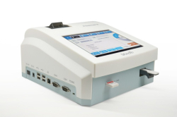 Multifunkční analyzátor pro ambulantní lékaře Finecare PLUS FIA Meter (Analyzátor CRP, PCT, NT-proBNP, cTnl, Myo, CK-MB, H-FABP, BNP, HbA1c, MAU, CYS-C, T4, TSH, NGAL, AFP, PSA, CEA, D-dimer, HCG) 